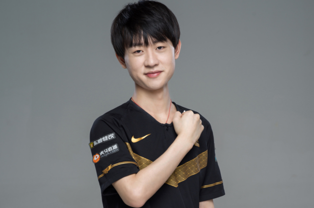 他用自己的 他用自己的