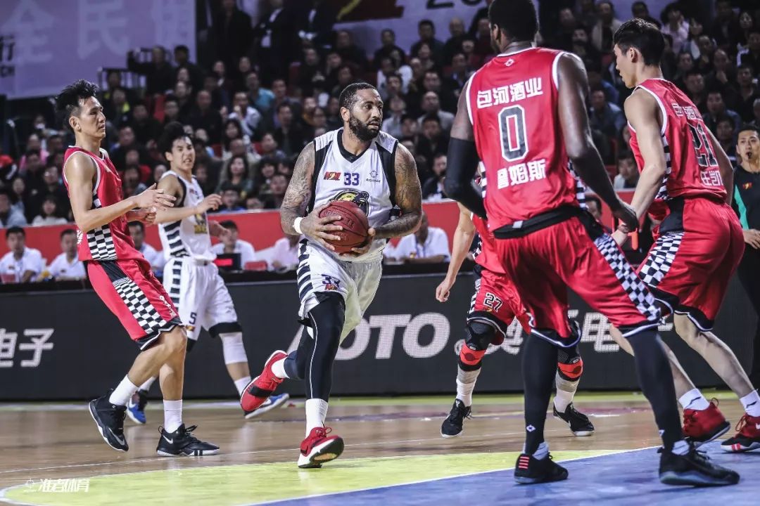 与肋部穿插 与肋部穿插